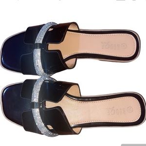 Women’s Black  Sip-On Sandals Size 10